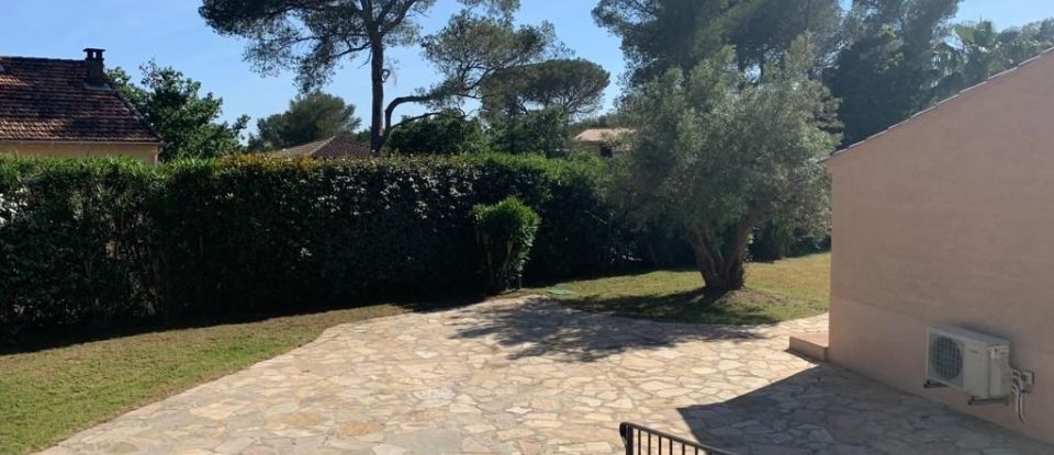 House 7 rooms of 172 m² in Cavalaire-sur-Mer (83240)