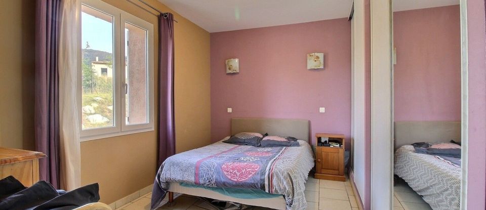 House 5 rooms of 132 m² in Les Omergues (04200)