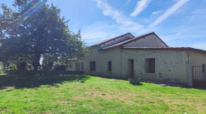House 6 rooms of 173 m² in Savigné (86400)