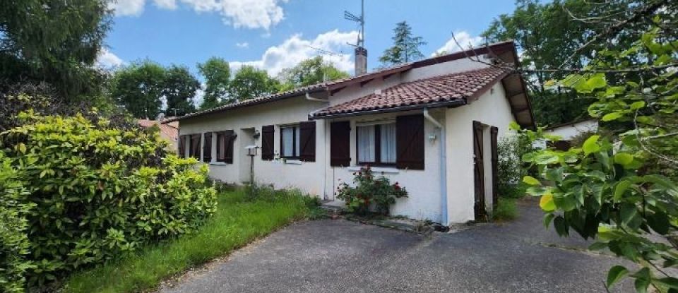 House 4 rooms of 111 m² in Martignas-sur-Jalle (33127)