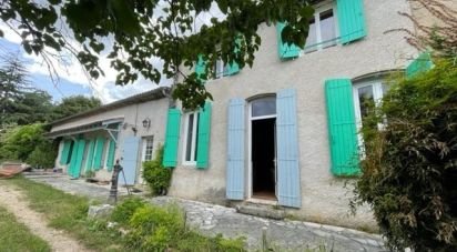 House 11 rooms of 240 m² in Les Lèves-et-Thoumeyragues (33220)