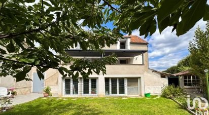 House 6 rooms of 140 m² in Fontainebleau (77300)