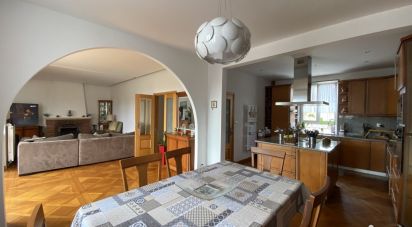 House 10 rooms of 240 m² in Pringy (77310)