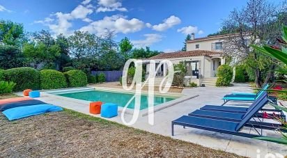 House 5 rooms of 174 m² in Cabrières-d'Avignon (84220)