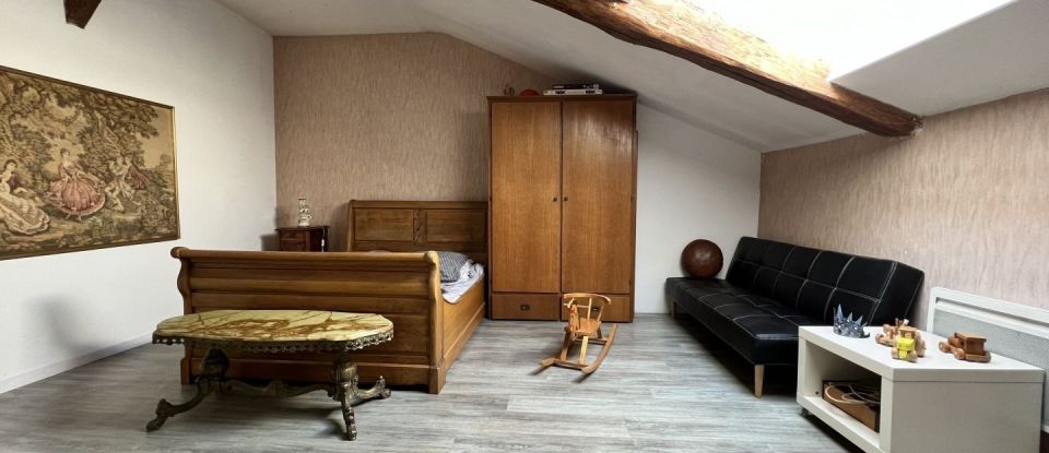Maison 8 pièces de 265 m² à Montignac-de-Lauzun (47800)