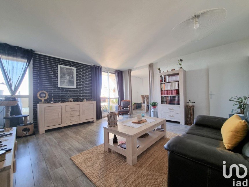 Appartement 4 pièces de 79 m² à Élancourt (78990)