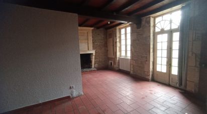 House 4 rooms of 70 m² in Reignac (33860)