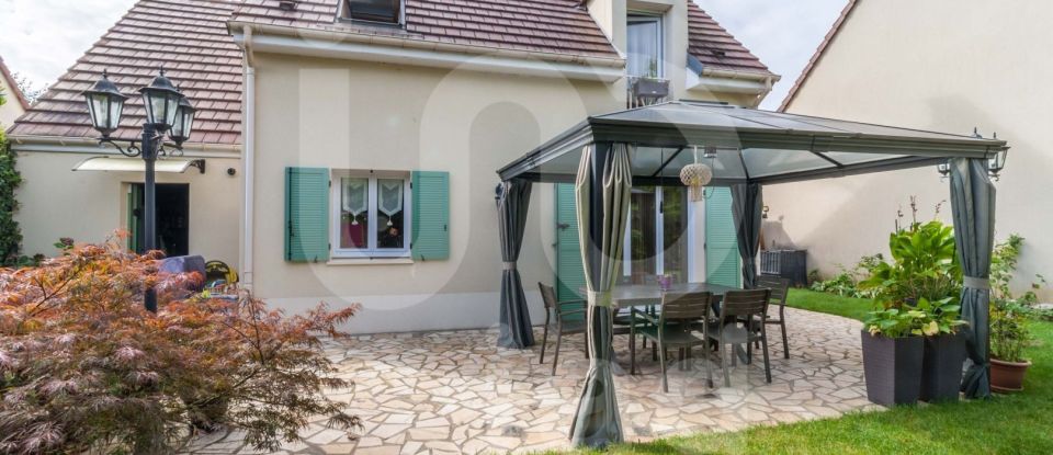 House 5 rooms of 105 m² in Lieusaint (77127)