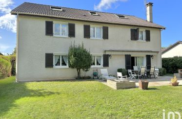 House 8 rooms of 222 m² in Soisy-sur-Seine (91450)