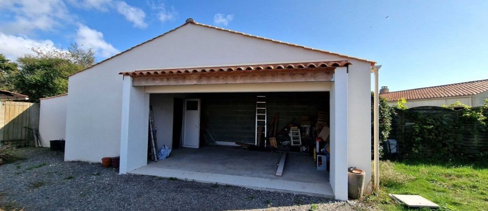 House 5 rooms of 135 m² in - (85180)