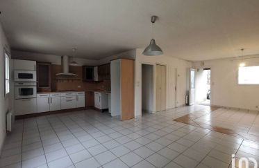 House 4 rooms of 94 m² in Rezé (44400)