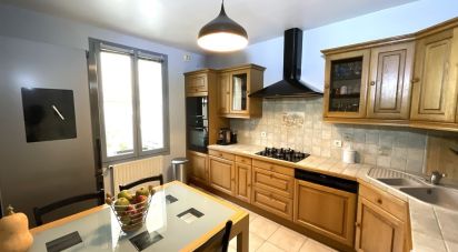 House 5 rooms of 91 m² in Bobigny (93000)