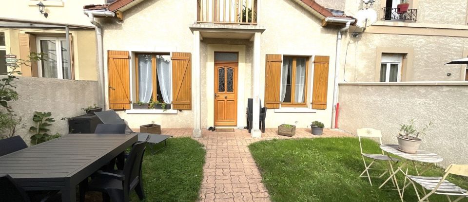 House 5 rooms of 91 m² in Bobigny (93000)