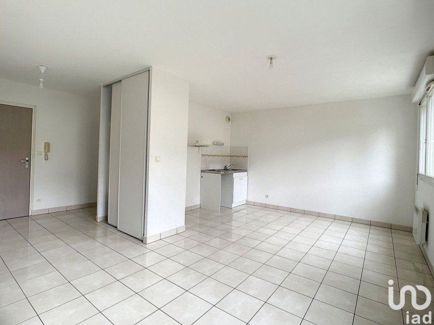 Apartment 1 room of 31 m² in Provins (77160)