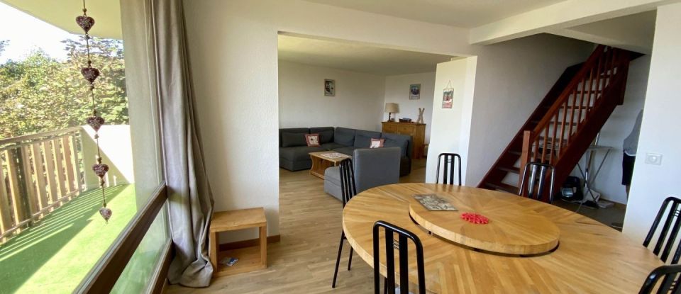 Appartement 4 pièces de 85 m² à L'ALPE D'HUEZ (38750)