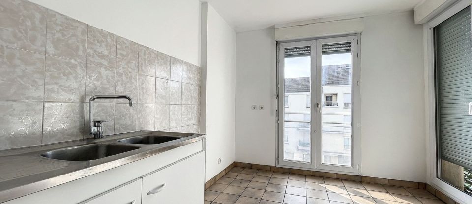 Apartment 5 rooms of 82 m² in Vaujours (93410)