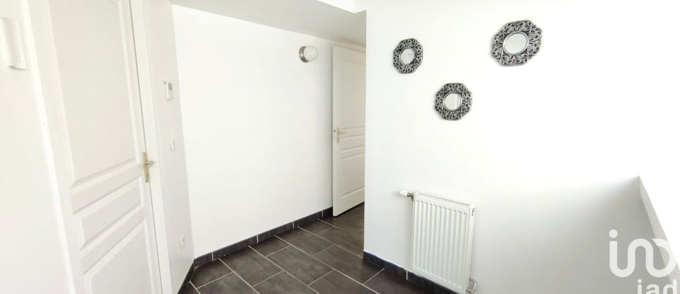 House 6 rooms of 155 m² in Saint-Priest (69800)