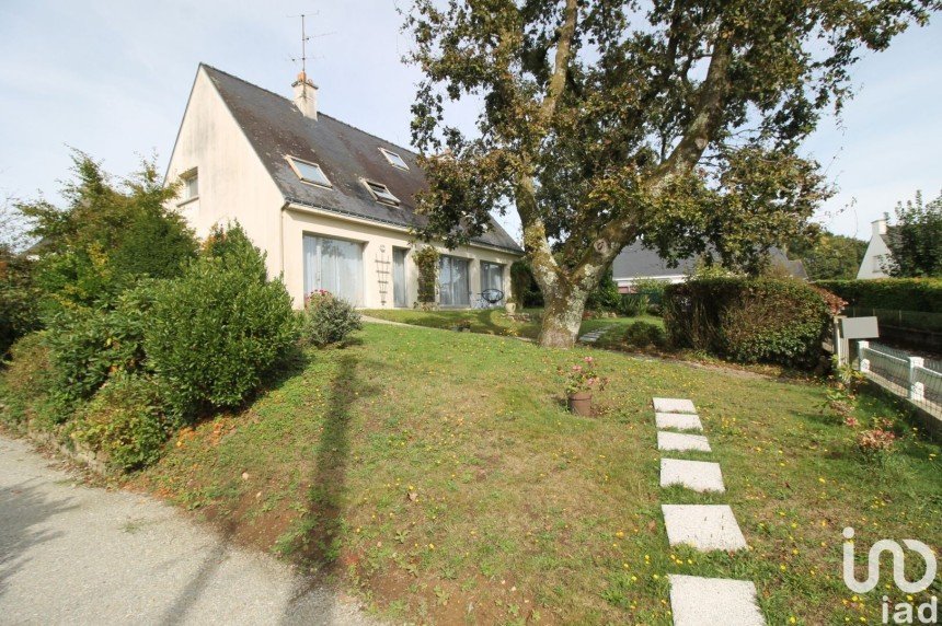 Maison 6 pièces de 205 m² à Guémené-sur-Scorff (56160)