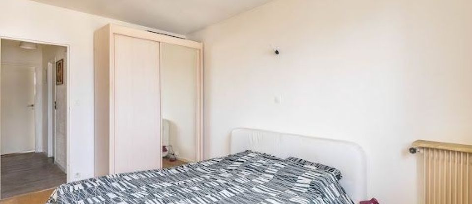 Apartment 3 rooms of 75 m² in Pantin (93500)