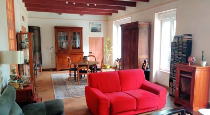 House 8 rooms of 180 m² in Bannalec (29380)