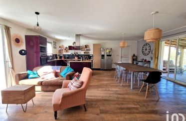 Maison 6 pièces de 130 m² à Camblanes-et-Meynac (33360)