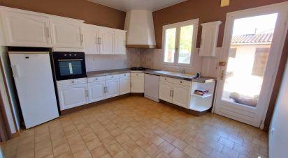 House 7 rooms of 217 m² in Vélines (24230)