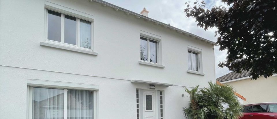 House 6 rooms of 140 m² in Le Bignon (44140)