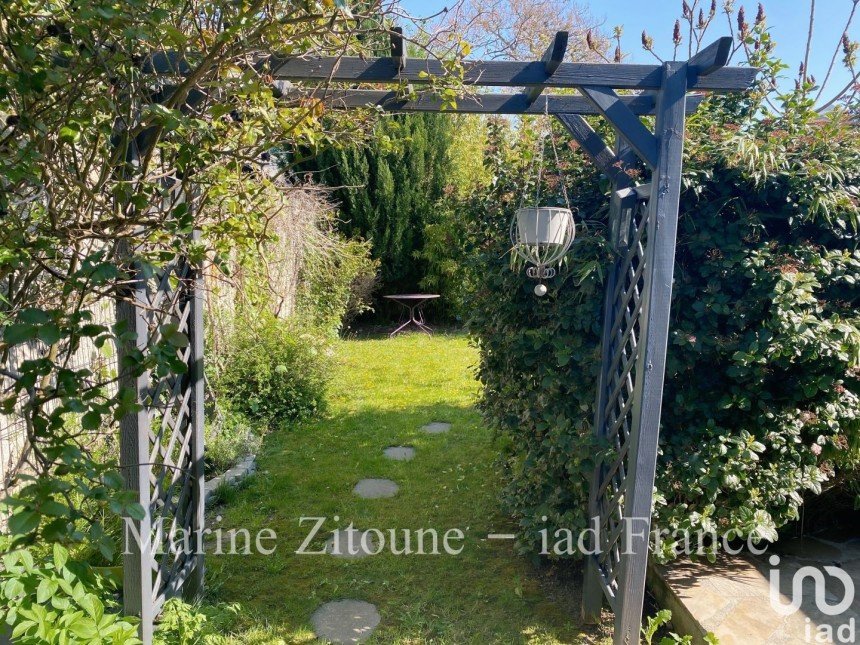 House 6 rooms of 142 m² in Champlan (91160)
