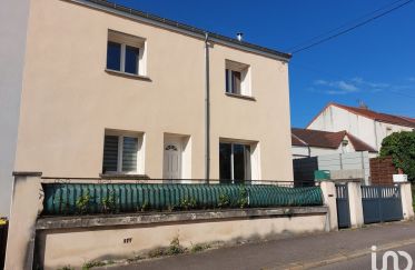 House 4 rooms of 107 m² in Montchanin (71210)