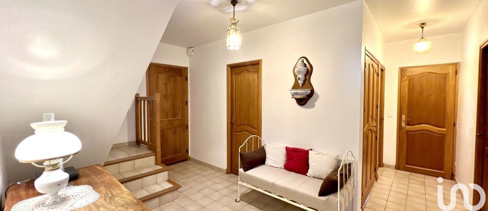 Maison 8 pièces de 189 m² à Saint-Marcel-d'Ardèche (07700)