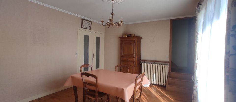 Maison 5 pièces de 88 m² à Marigny-Le-Lozon (50570)