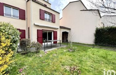 House 6 rooms of 139 m² in Élancourt (78990)