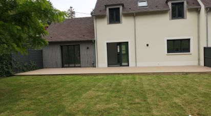 House 7 rooms of 163 m² in Le Mesnil-le-Roi (78600)