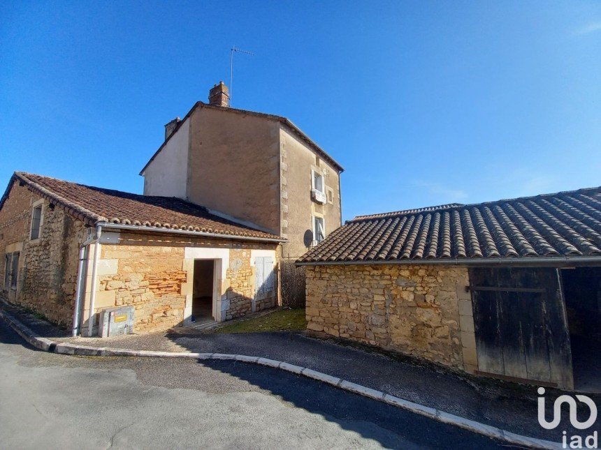 Maison de village 5 pièces de 90 m² à Gouex (86320)