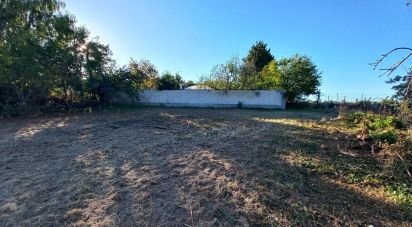 Land of 1,365 m² in Chamvres (89300)