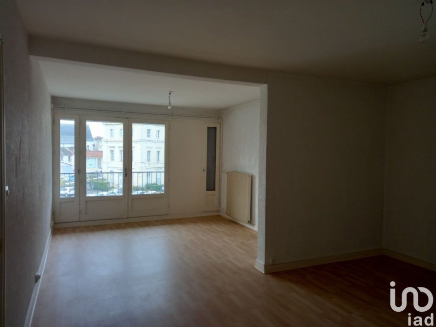 Apartment 5 rooms of 103 m² in Loudun (86200)