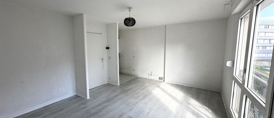 Apartment 1 room of 30 m² in Juvisy-sur-Orge (91260)