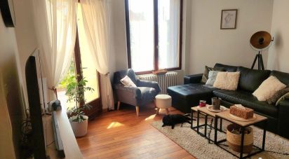 House 6 rooms of 120 m² in MALESHERBES (45330)