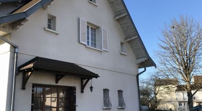 Maison 8 pièces de 262 m² à Bletterans (39140)