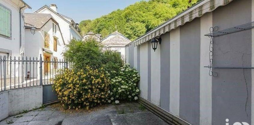 House 5 rooms of 80 m² in Esterre (65120)