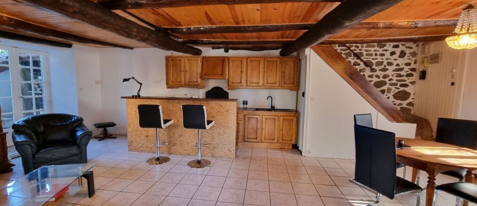 House 3 rooms of 77 m² in Mazeyrat-d'Allier (43300)