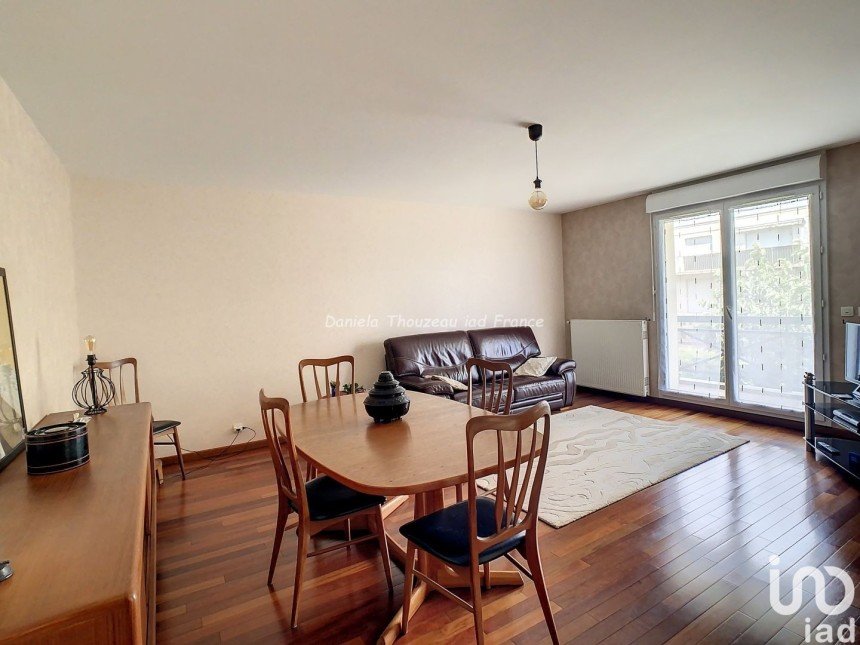 Apartment 3 rooms of 65 m² in Brie-Comte-Robert (77170)
