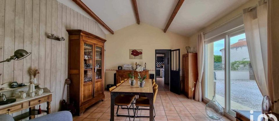 House 6 rooms of 137 m² in Fléac (16730)