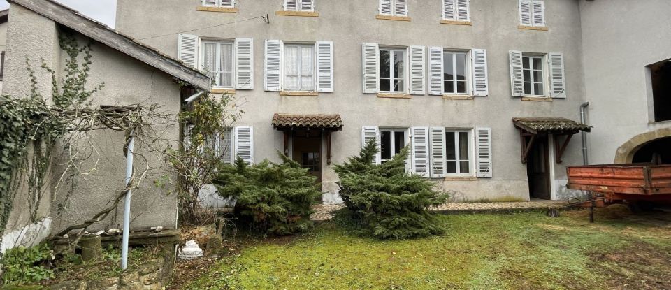 House 6 rooms of 180 m² in Légny (69620)