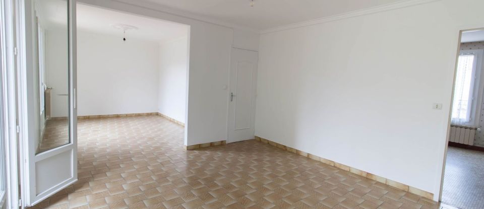 House 3 rooms of 82 m² in Châteauroux (36000)