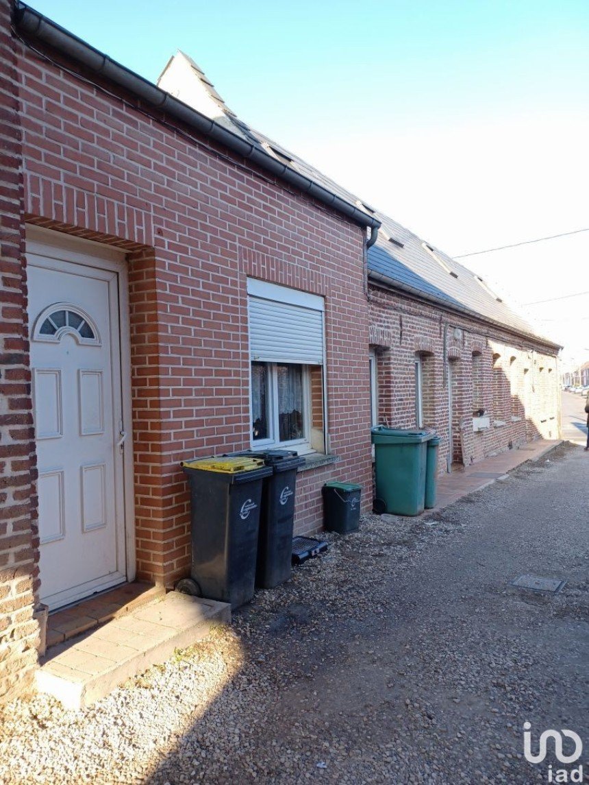 Building in Cambrai (59400) of 555 m²