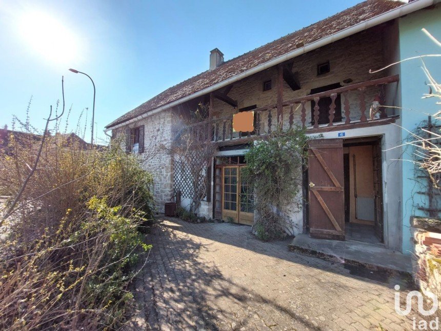 House 9 rooms of 242 m² in Saint-Eusèbe (71210)