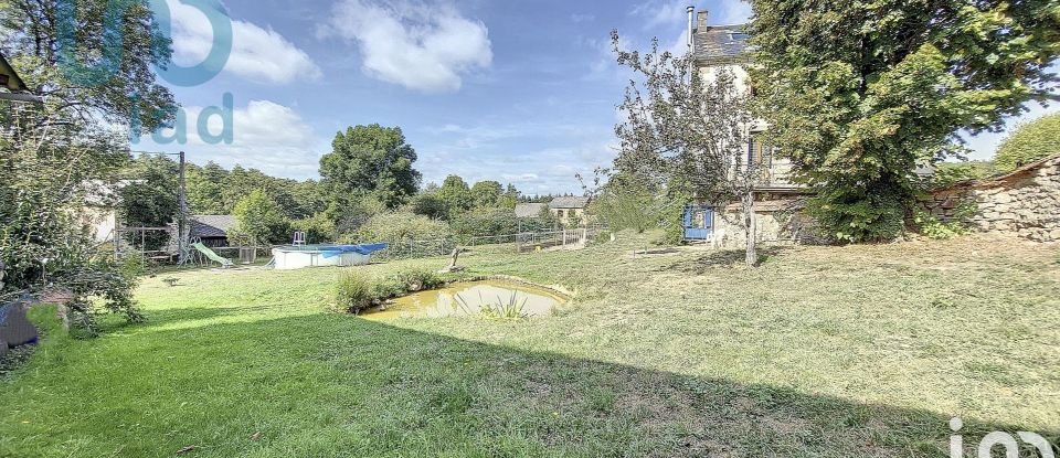 House 7 rooms of 220 m² in Roche-d'Agoux (63330)