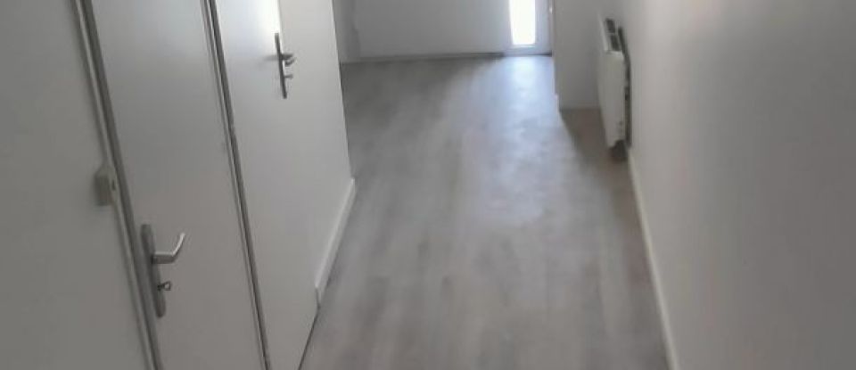Apartment 3 rooms of 81 m² in Challans (85300)