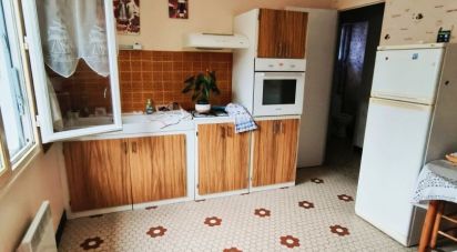 House 2 rooms of 58 m² in Luché-Pringé (72800)
